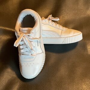 Puma Carina 2.0 White Leather Sneakers Sz 7.5